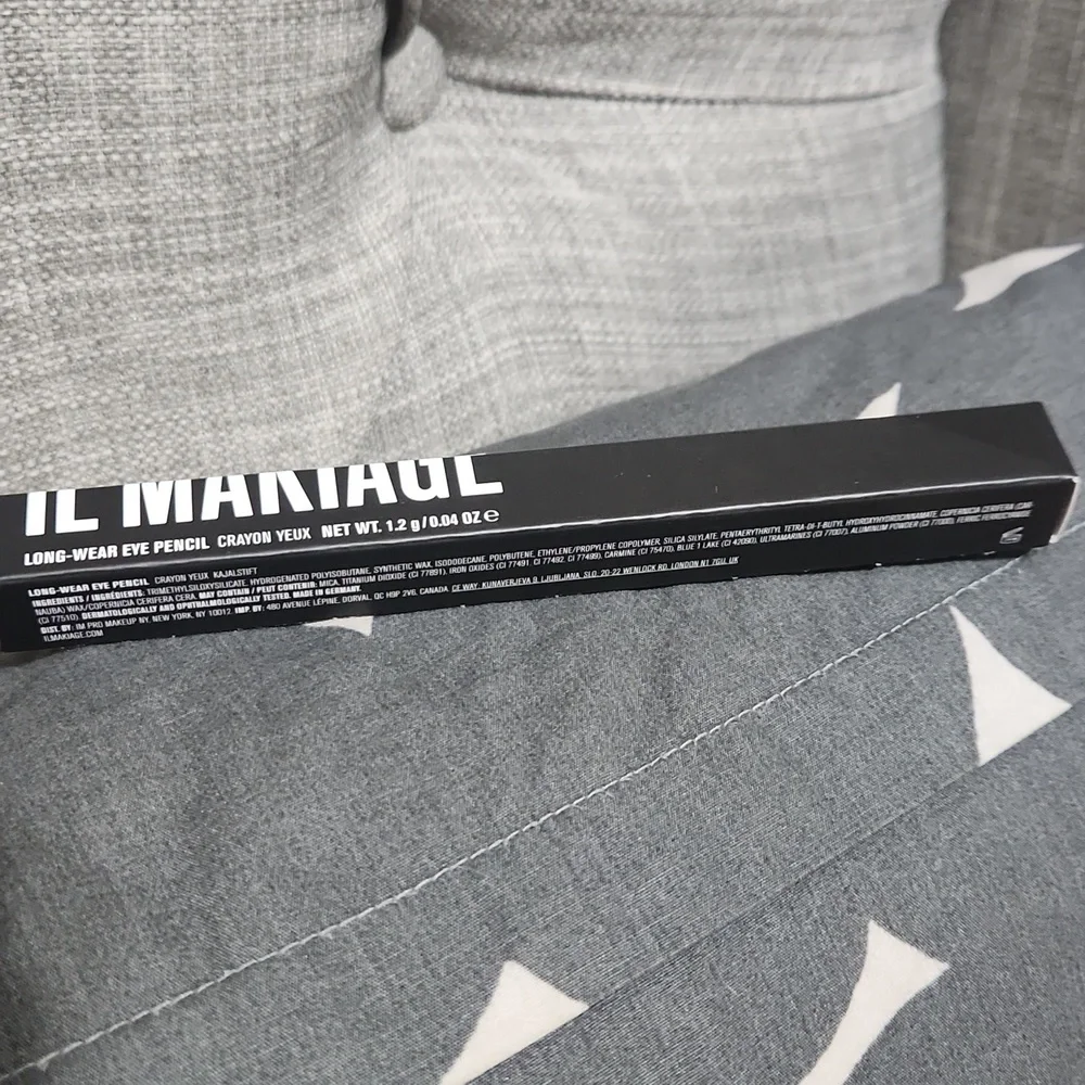 IL Makiage Long Wear Eye Pencil Batman Grey